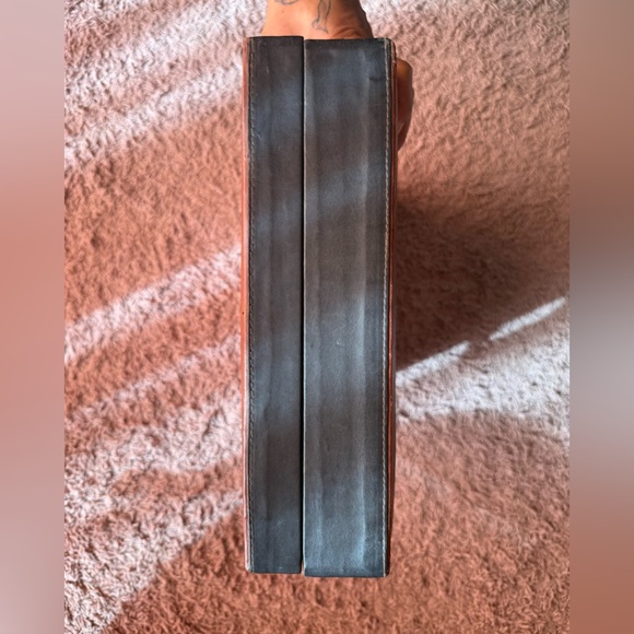 Rare Vintage Leaders in Leather Hand-Tooled Floral Briefcase w/ Combo Lock - Picture 7 of 10